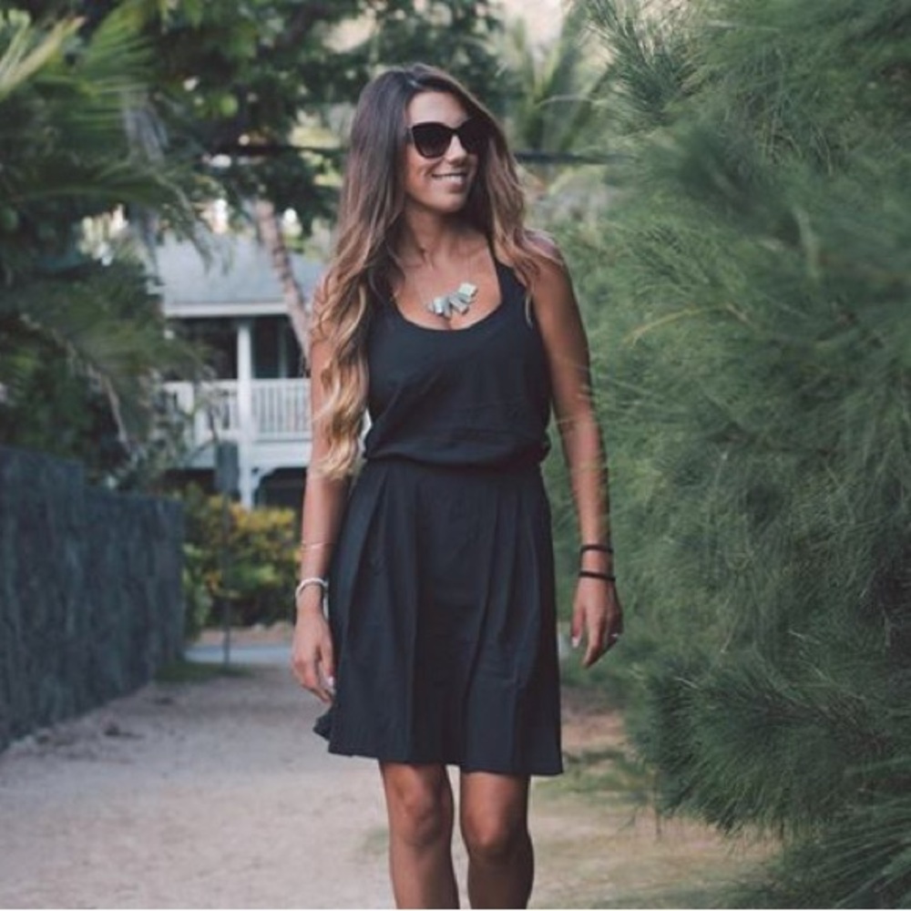 Lululemon “City Summer” Dress Size 6 Black
